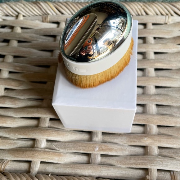 Elite Collection Mirror Finish Palm Artis Brush - Picture 4 of 6
